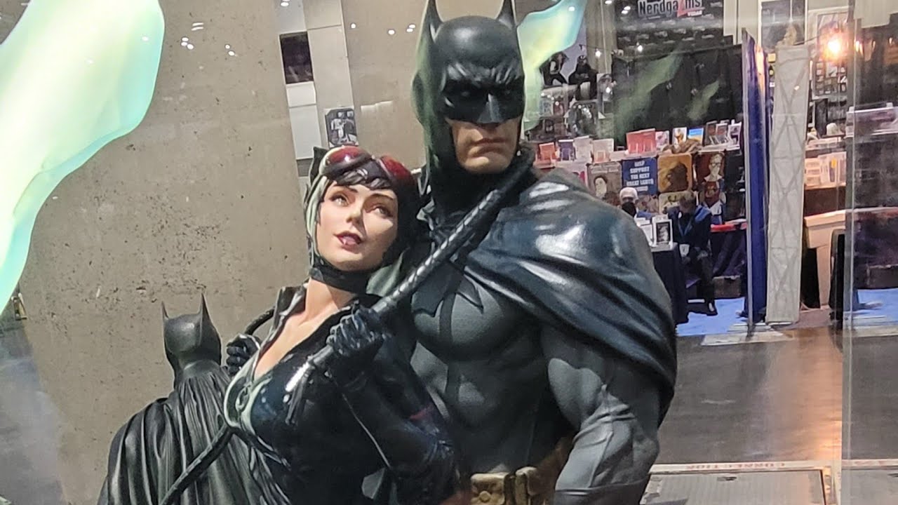 Sideshow Collectibles Batman & Catwoman Diorama @ SDCC 2022! Quick Take