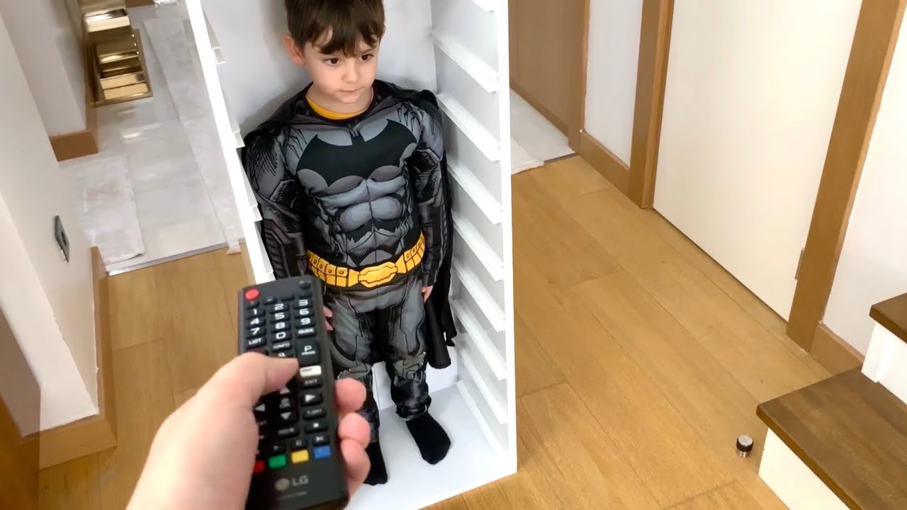 Kapı çaldı Batman Robot geldi👻😧Söylenen herşeyi yapıyor çok akıllı bir robot🤖😂