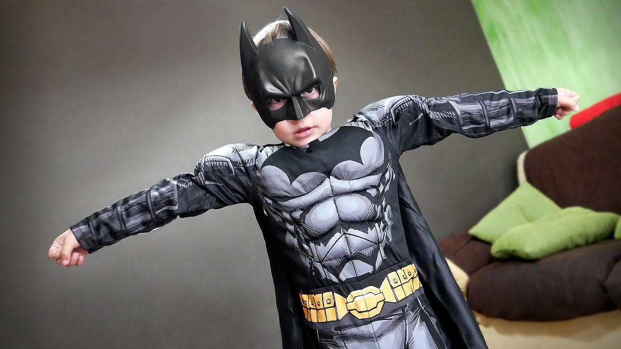 MARCOS VIROU O BATMAN!! Fantasia do Homem Morcego para Crianças